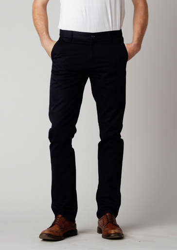 Our men's chinos are pants made in the USA of 100% cotton. They feature a slimming fit throughout the leg with side pockets and slit back pockets.

Customize the fit with complimentary hemming.

100% Cotton
Slim Fit
Zipper Fly
Made in USA
Colors: Sand, Black, Jalapeño Navy