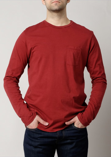 This super soft Brooklyn Denim Co. long sleeve t-shirt features a lightweight cotton crew neckline and a front pocket.

Details:

*Made From 100% Organic Cotton

*Crew Neck

*Front Pocket

*No Tags

*Made in U.S.A.