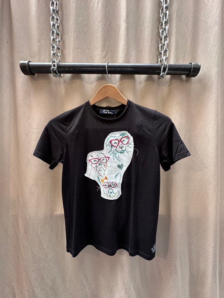 The NY Denim Academy Patch Dog Tee fuses streetwear cool with playful charm, offering a standout essential for casual, creative dressing. Crafted from premium soft cotton, this relaxed-fit tee features a unique embroidered dog patch on the chest—adding a bold touch of personality that channels downtown NYC attitude.

Designed for versatile styling, this tee wears effortlessly with your favorite denim or layered under a blazer and jeans for a polished, off-duty look. 
