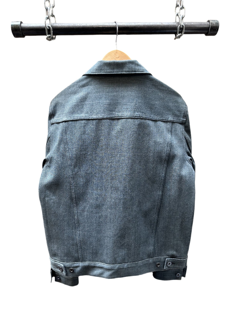 Introducing the NY Denim Academy T103 Jean Jacket, a premium denim jacket that combines classic design with modern craftsmanship.

Key Features:

High-Quality Denim: Crafted from durable, high-quality denim, this jacket offers both comfort and longevity, making it a staple in your wardrobe.

Timeless Design: Featuring a classic jean jacket silhouette, the T103 is designed to complement various styles, ensuring versatility for any occasion.