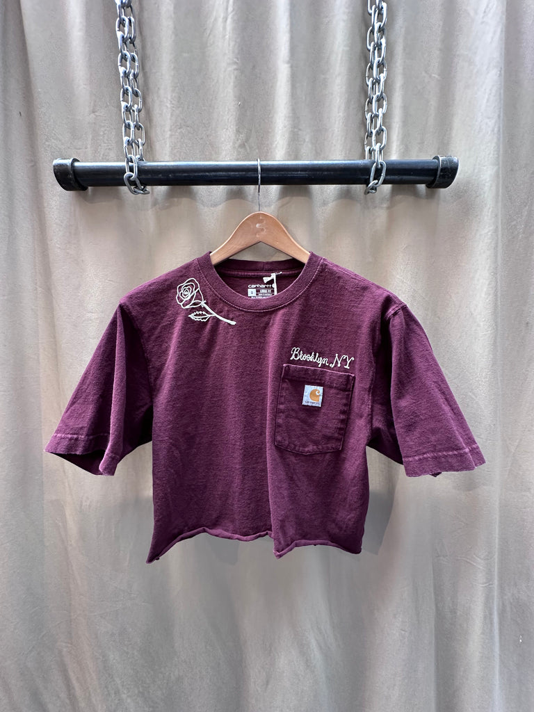The New York T-Shirt Co. Vintage T.W. Embroidery Tee blends classic streetwear vibes with timeless craftsmanship, offering a soft, broken-in feel that feels like an old favorite from day one. Crafted in Los Angeles from premium cotton, this vintage-washed tee is finished with bold T.W. chain stitch embroidery across the chest—paying homage to retro athletic wear with a modern edge.

Whether styled solo or layered under a blazer and jeans, this tee adds instant downtown attitude to any outfit. 