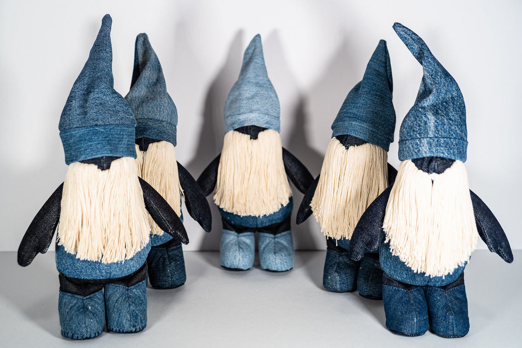 This stuffed toy by Big Blue Z Co.is a artisanal Gnome made in New York City. After exploring different ways to introduce eco-sustainable products and collaborating with Brooklyn Denim Co, Big Z &amp; Co. created these one of a kind gnomes that bring new life to fabric scraps from the Brooklyn Denim Co. shop.

Each gnome is unique, made from up-cycled denim scraps from the shop.


100% cotton
Indigo dyed
Made in New York City
Gnome Height: 12" 