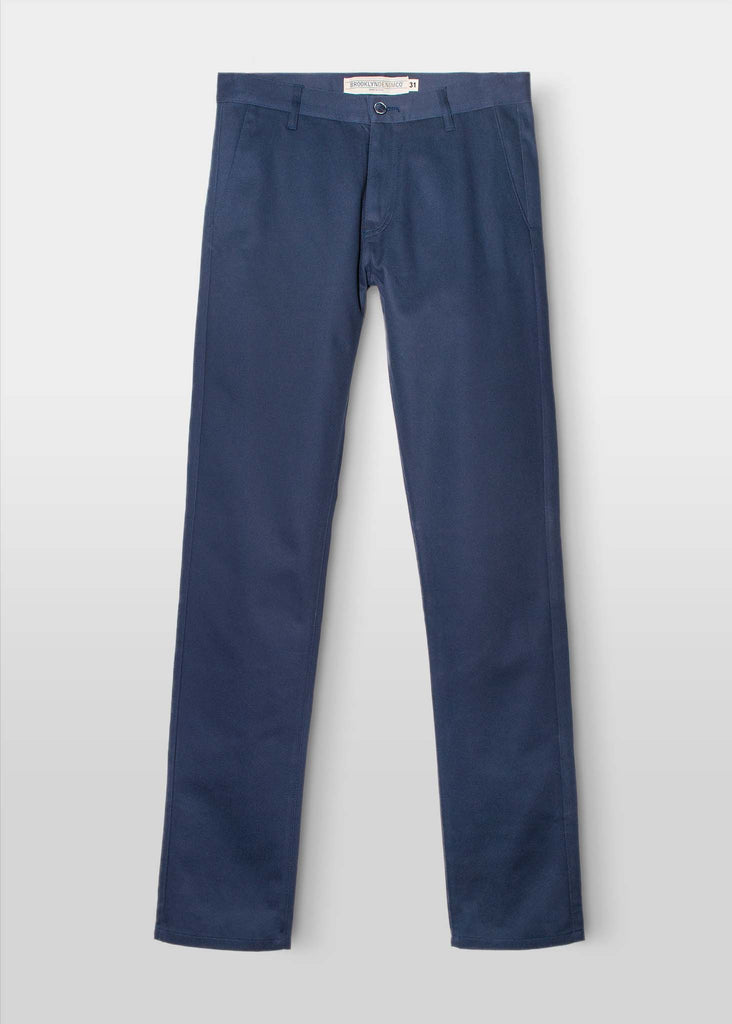 Our men's chinos are pants made in the USA of 100% cotton. They feature a slimming fit throughout the leg with side pockets and slit back pockets.

Customize the fit with complimentary hemming.

100% Cotton
Slim Fit
Zipper Fly
Made in USA
Colors: Sand, Black, Jalapeño & Navy