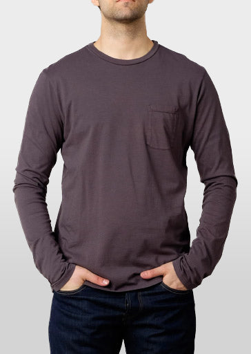 This super soft Brooklyn Denim Co. long sleeve t-shirt features a lightweight cotton crew neckline and a front pocket.

Details:

*Made From 100% Organic Cotton

*Crew Neck

*Front Pocket

*No Tags

*Made in U.S.A.