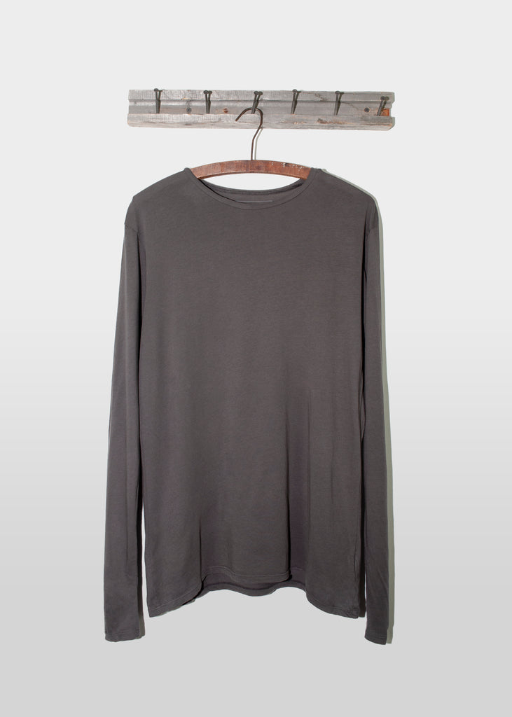 This Brooklyn Denim Co. long sleeve is made from super soft materials featuring a crew neck.

Details:

*60% Hemp, 40% Cotton

*Long Sleeve Henley

*Four Buttons

*No Tags

*Made in USA