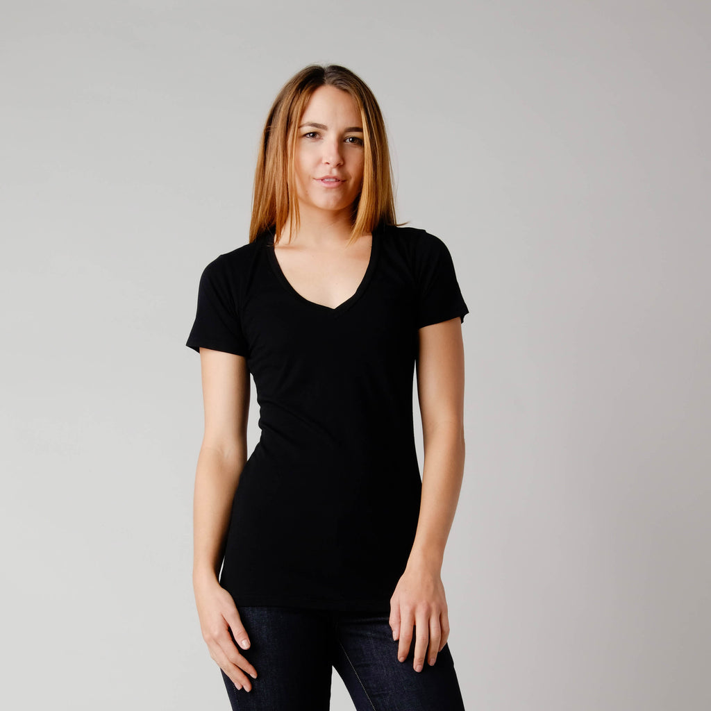 This Brooklyn Denim Co. super soft tee features a v-neck with short sleeves.

Details:

*60% Hemp, 40% Organic Cotton

*Pre-Shrunk

*No Tags

*Made in USA