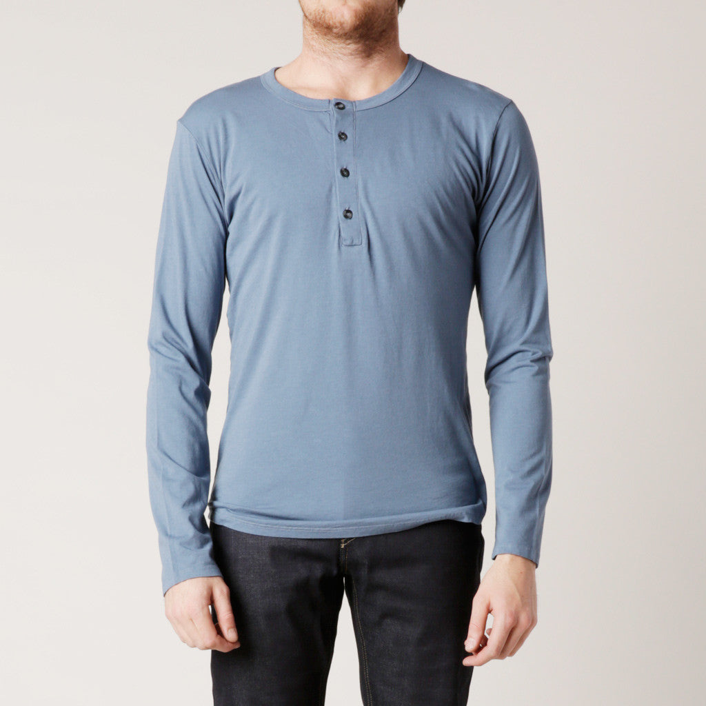BDC Hesse Hemp Henley Blue Jean. This Brooklyn Denim Co. long sleeve henley features four buttons down the front and is made from super soft materials.

Details:

*60% Hemp, 40% Cotton

*Long Sleeve Henley

*Four Buttons

*No Tags

*Made in USA