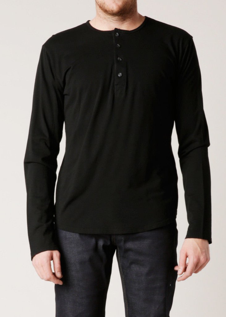 BDC Hesse Hemp Henley Black. This Brooklyn Denim Co. long sleeve henley features four buttons down the front and is made from super soft materials.

Details:

*60% Hemp, 40% Cotton

*Long Sleeve Henley

*Four Buttons

*No Tags

*Made in USA