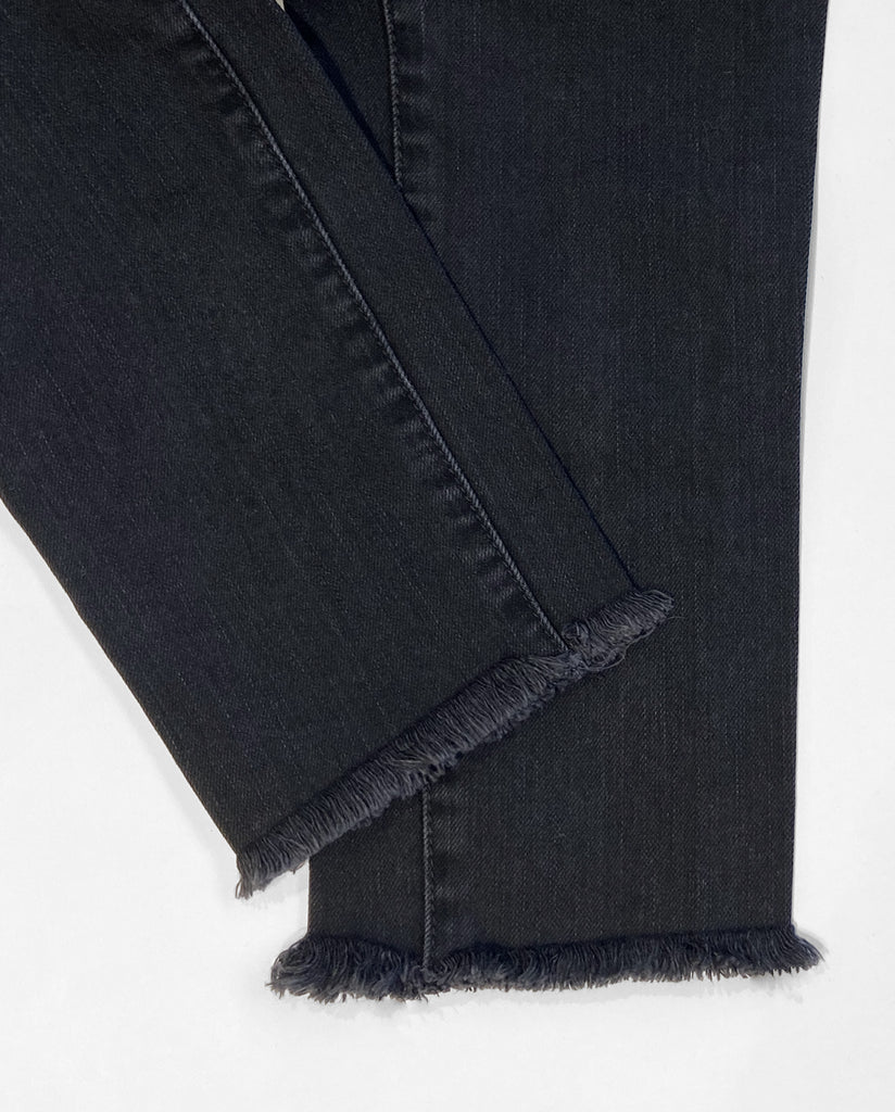 These Brooklyn Denim Co. high waisted skinny jeans are a slim throughout and have the classic 5-pocket zip fly style.

99% Cotton and 1% Elastane
11 oz Stretch Cone Mills Denim
Worn at the knees
Frayed hem
High Waisted stretch jeans
Skinny
Made in USA