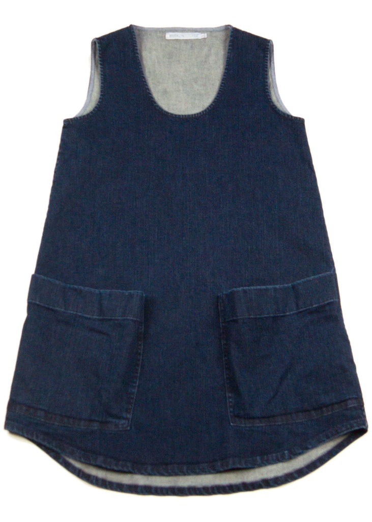 

Balanced proportions in a swing short tunic make this a go to piece we offer in a variety of fabrics.  Scoop neck, sleeveless with large front pocket and clean lines for a versatile wardrobe item.