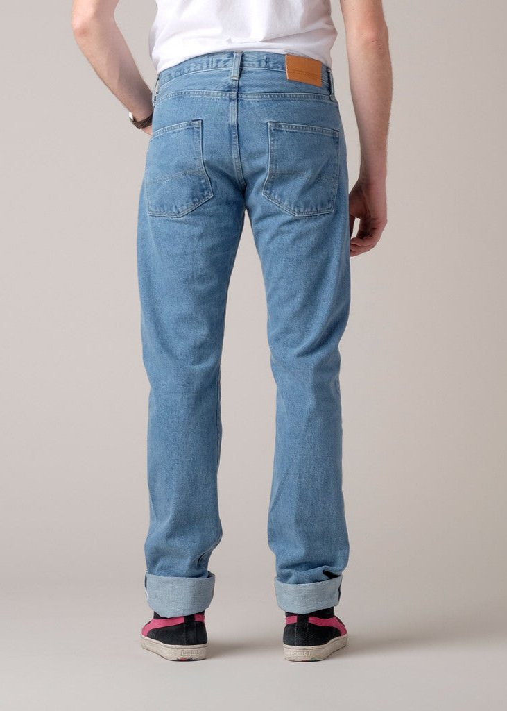 Brooklyn Denim Co.'s Men's Slim Jean features the classic 5-pocket styling and button fly with Cone Mills Denim.

Details:

*100% Cotton

*14.5oz Washed White Oak Cone Mills Denim

*Contrast Stitching

*Etwas Leather Patch

*Made in USA