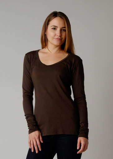Introducing the Brooklyn Denim Co. Organic Cotton Swoop Neck Long Sleeve, a premium women's top that combines sustainable materials with contemporary design for unparalleled comfort and style.

Key Features:

    100% Organic Cotton: Crafted from high-quality organic cotton, this long sleeve shirt offers exceptional softness and breathability, ensuring all-day comfort.

    Swoop Neck Design: The elegant swoop neck adds a touch of femininity and modern flair, making it a versatile addition to any wardrobe.
