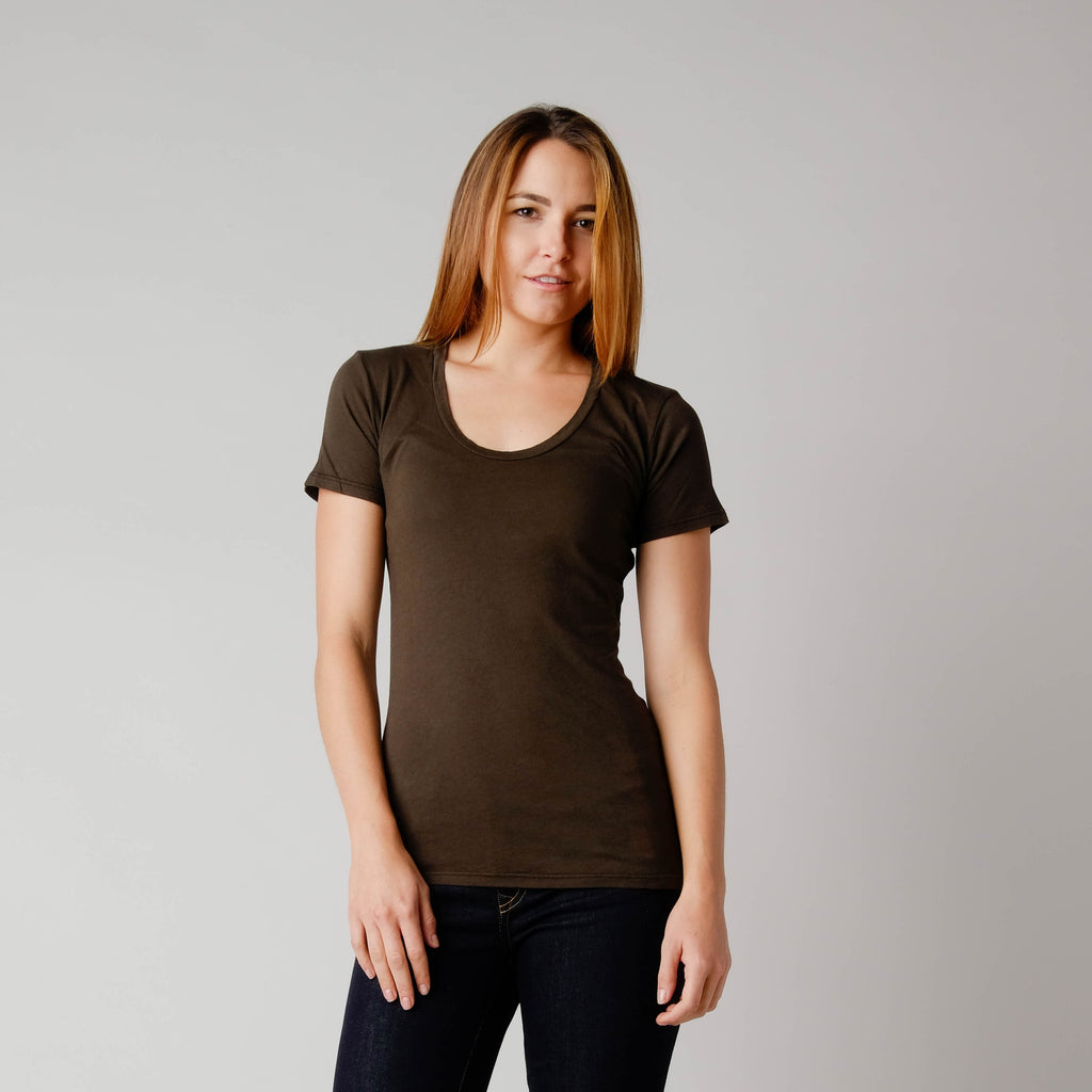 Introducing the Brooklyn Denim Co. Organic Cotton Swoop Neck Tee, a lightweight and super-soft t-shirt that combines sustainable materials with a stylish design.

Key Features:

    100% Organic Cotton: Crafted from high-quality organic cotton, this tee offers exceptional softness and breathability, ensuring all-day comfort.

    Swoop Neckline: The elegant swoop neckline adds a touch of modern flair, making it a versatile addition to any wardrobe.