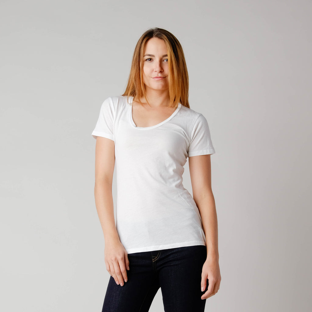 Introducing the Brooklyn Denim Co. Organic Cotton Swoop Neck Tee, a lightweight and super-soft t-shirt that combines sustainable materials with a stylish design.

Key Features:

    100% Organic Cotton: Crafted from high-quality organic cotton, this tee offers exceptional softness and breathability, ensuring all-day comfort.

    Swoop Neckline: The elegant swoop neckline adds a touch of modern flair, making it a versatile addition to any wardrobe.