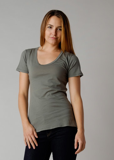 Introducing the Brooklyn Denim Co. Organic Cotton Swoop Neck Tee, a lightweight and super-soft t-shirt that combines sustainable materials with a stylish design.

Key Features:

    100% Organic Cotton: Crafted from high-quality organic cotton, this tee offers exceptional softness and breathability, ensuring all-day comfort.

    Swoop Neckline: The elegant swoop neckline adds a touch of modern flair, making it a versatile addition to any wardrobe.