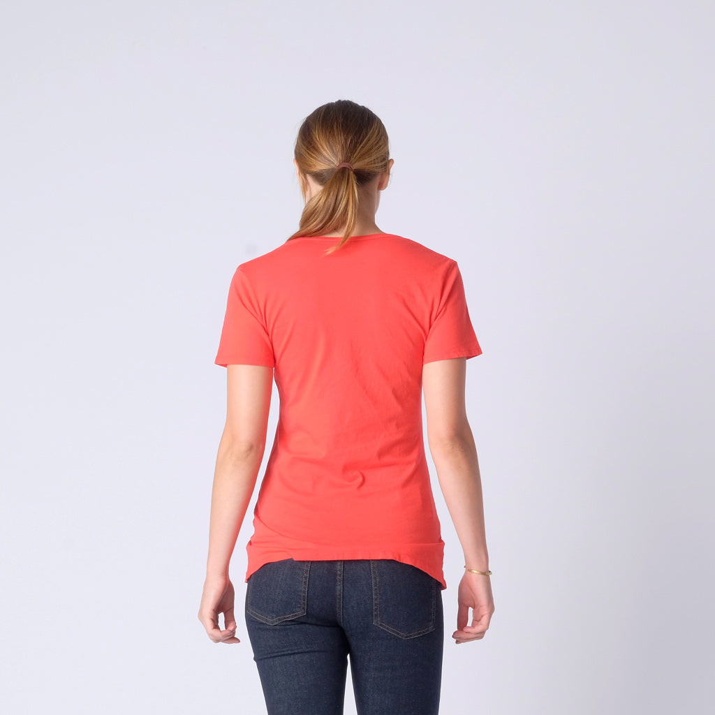 This Brooklyn Denim Co. light weight super soft tee features a swoop neckline with short sleeves.

Details:

*100% Organic Cotton

*No Tag

*Pre-Shrunk

*Made in USA