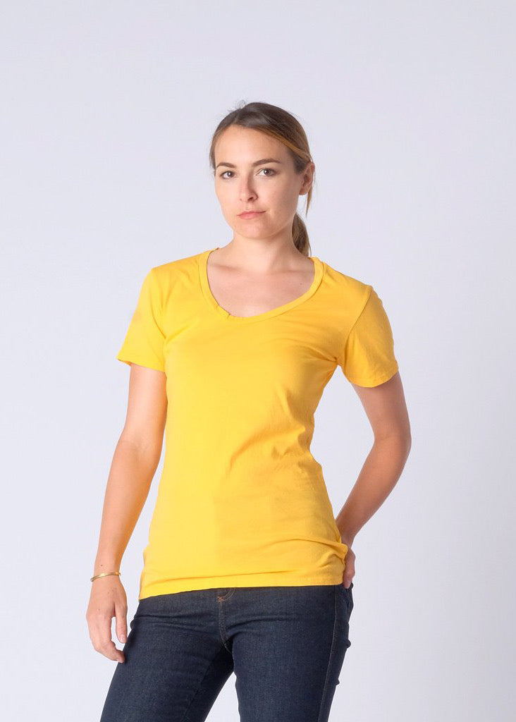 This Brooklyn Denim Co. light weight super soft tee features a swoop neckline with short sleeves.

Details:

*100% Organic Cotton

*No Tag

*Pre-Shrunk

*Made in USA