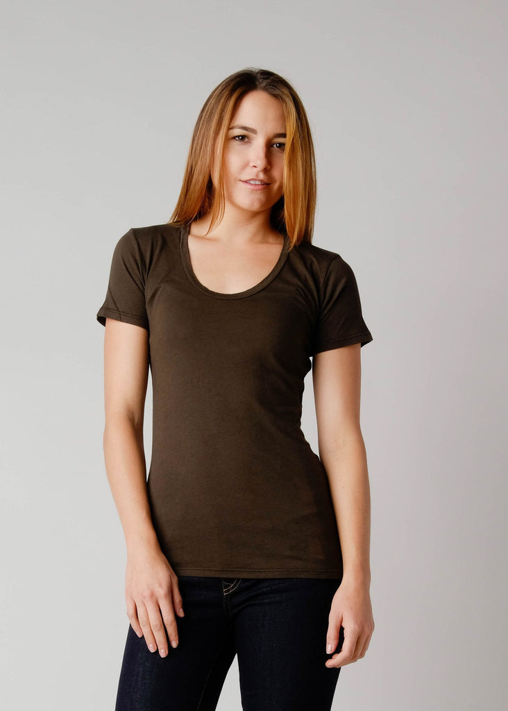 This Brooklyn Denim Co. light weight super soft tee features a swoop neckline with short sleeves.

Details:

*100% Organic Cotton

*No Tag

*Pre-Shrunk

*Made in USA