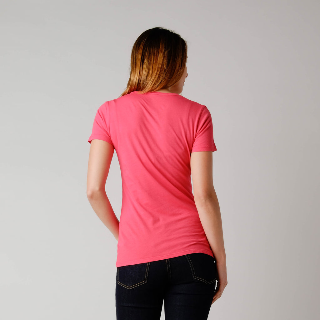 This Brooklyn Denim Co. light weight super soft tee features a swoop neckline with short sleeves.

Details:

*100% Organic Cotton

*No Tag

*Pre-Shrunk

*Made in USA