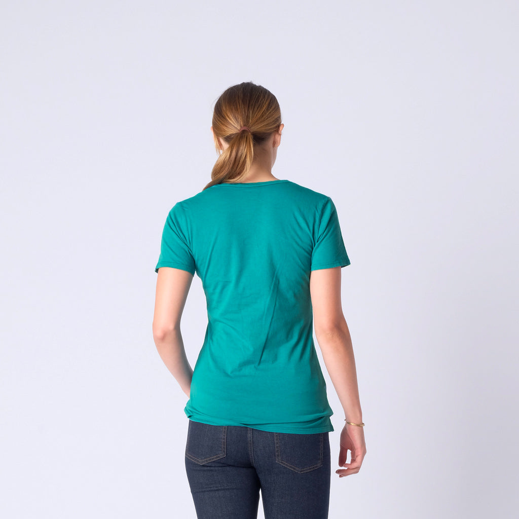 This Brooklyn Denim Co. light weight super soft tee features a swoop neckline with short sleeves.

Details:

*100% Organic Cotton

*No Tag

*Pre-Shrunk

*Made in USA