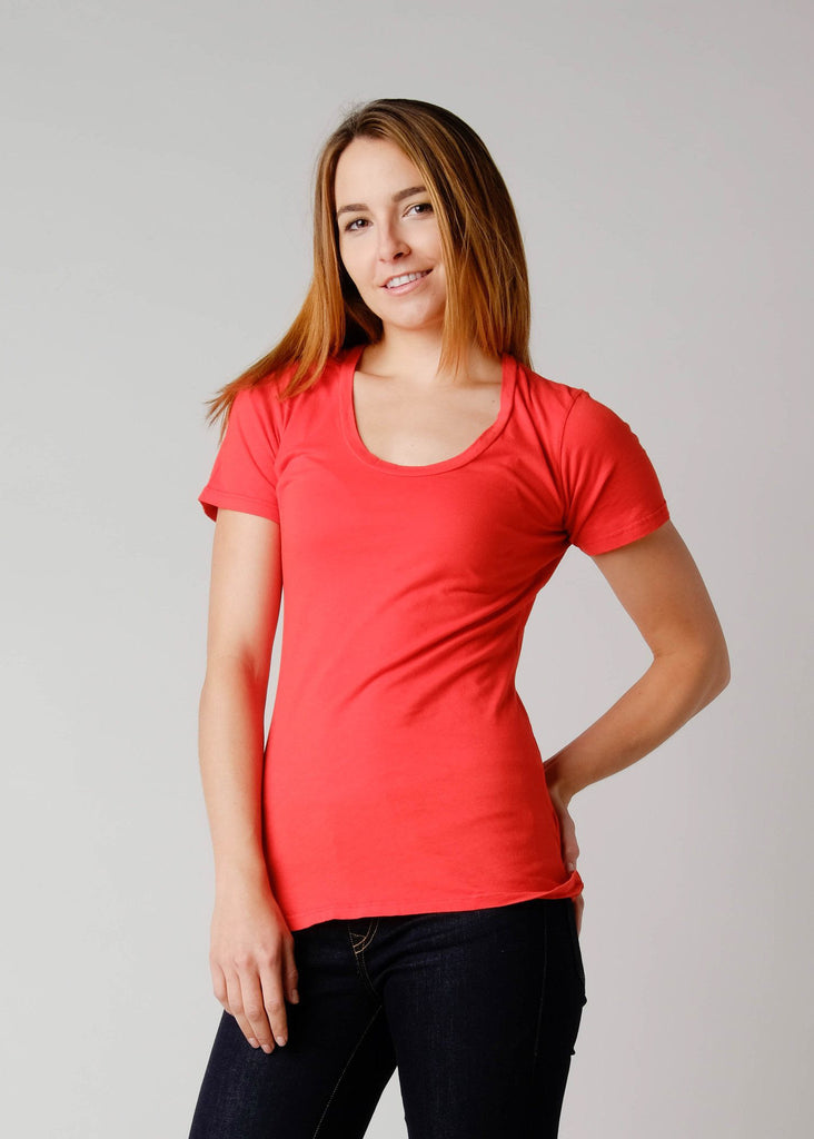 This Brooklyn Denim Co. light weight super soft tee features a swoop neckline with short sleeves.

Details:

*100% Organic Cotton

*No Tag

*Pre-Shrunk

*Made in USA