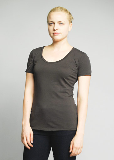 This Brooklyn Denim Co. light weight super soft tee features a swoop neckline with short sleeves.

Details:

*100% Organic Cotton

*No Tag

*Pre-Shrunk

*Made in USA