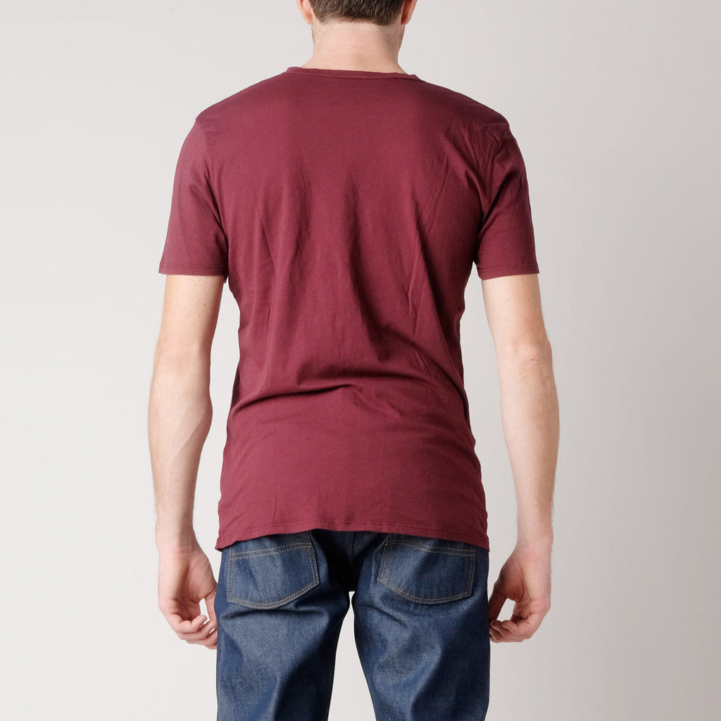 Brooklyn Denim Co. Vee Neck Barbera. This super soft Brooklyn Denim Co. tee features a v-neckline with short sleeves.

Details:

*100% Organic Cotton

*Short Sleeve Tee

*V-Neck

*Made in USA