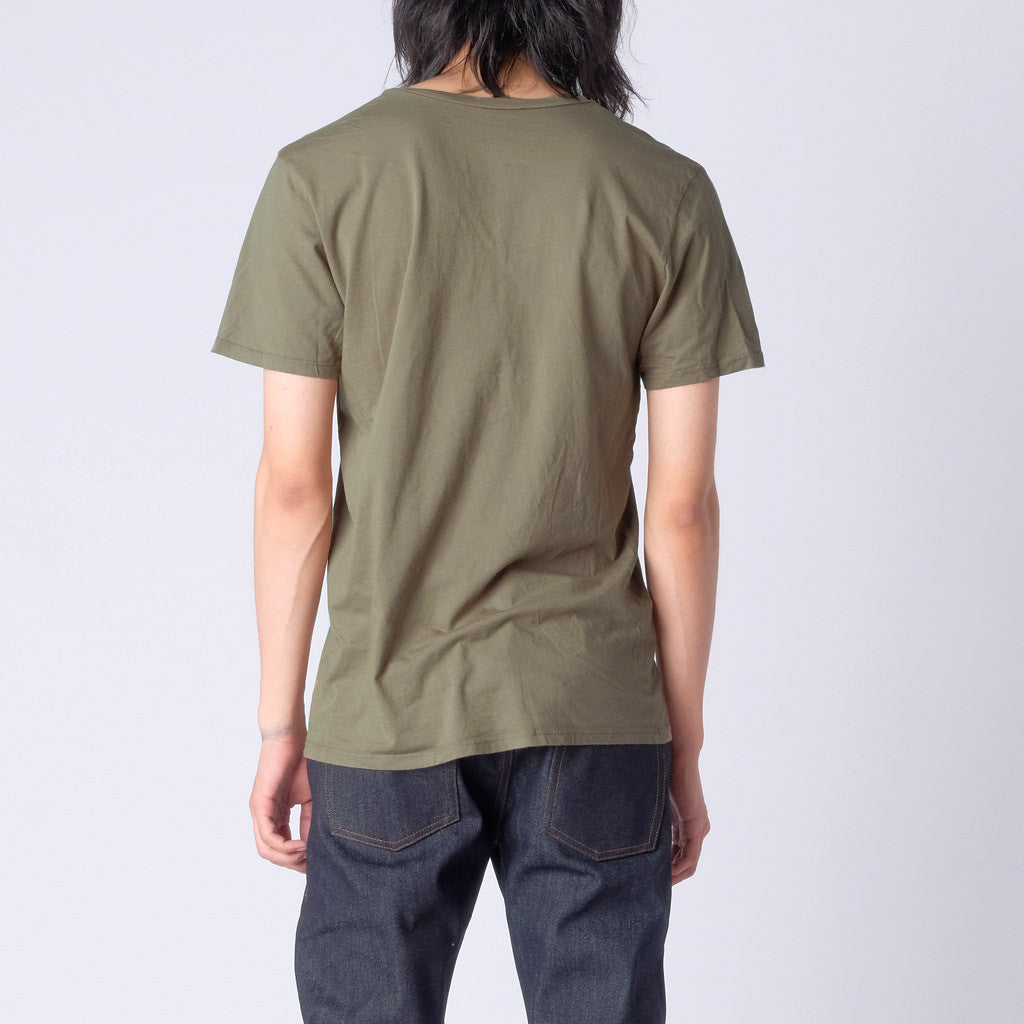 This super soft Brooklyn Denim Co. tee features a v-neckline with short sleeves.

Details:

*100% Organic Cotton

*Short Sleeve Tee

*V-Neck

*Made in USA