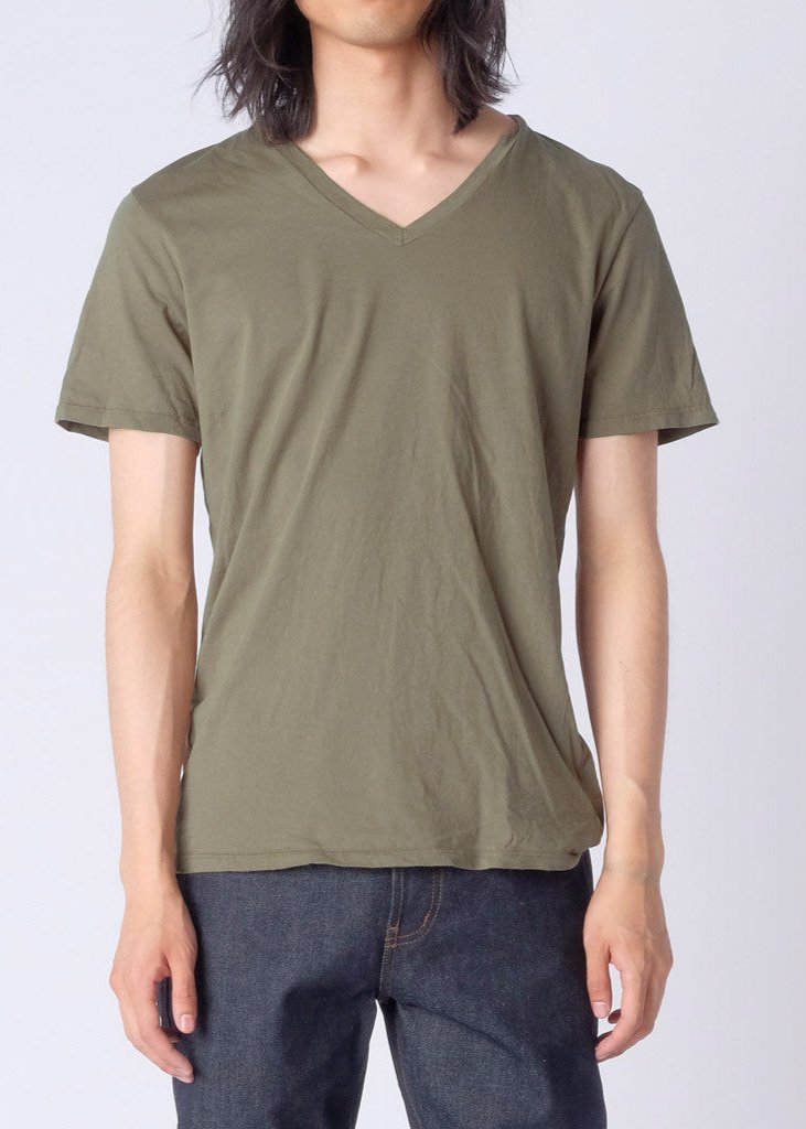This super soft Brooklyn Denim Co. tee features a v-neckline with short sleeves.

Details:

*100% Organic Cotton

*Short Sleeve Tee

*V-Neck

*Made in USA
