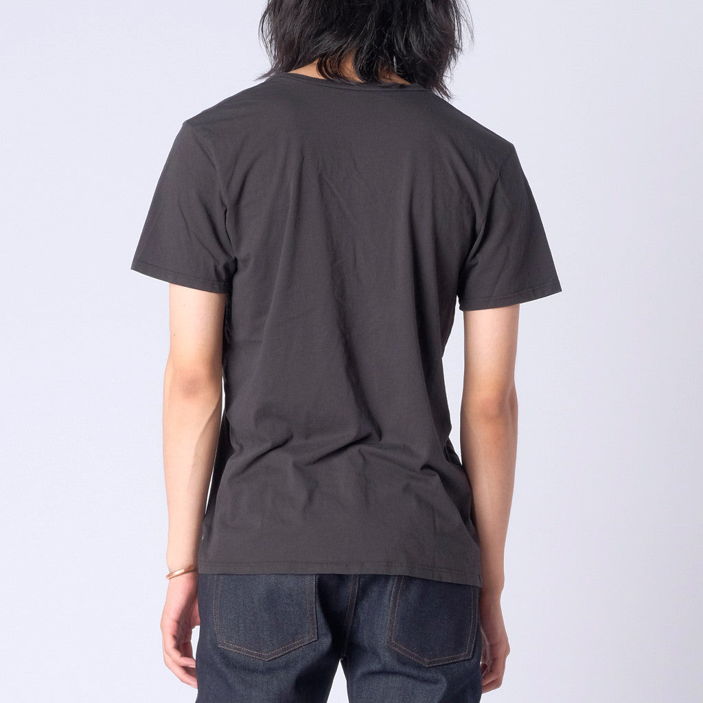 This super soft Brooklyn Denim Co. tee features a v-neckline with short sleeves.

Details:

*100% Organic Cotton

*Short Sleeve Tee

*V-Neck

*Made in USA