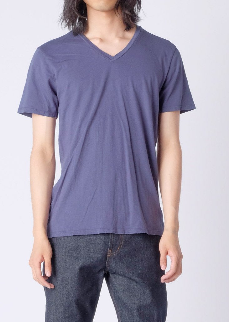 This super soft Brooklyn Denim Co. tee features a v-neckline with short sleeves.

Details:

*100% Organic Cotton

*Short Sleeve Tee

*V-Neck

*Made in USA