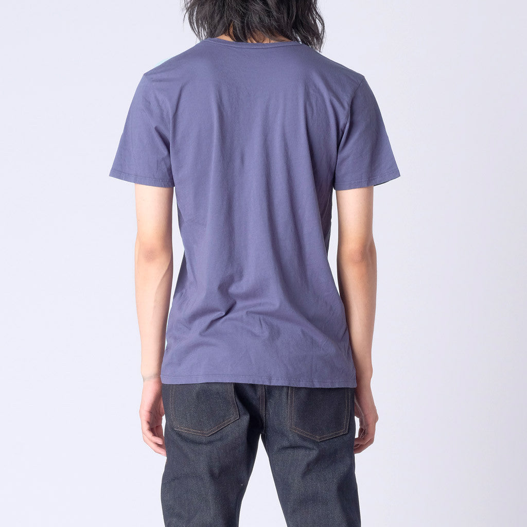 This super soft Brooklyn Denim Co. tee features a v-neckline with short sleeves.

Details:

*100% Organic Cotton

*Short Sleeve Tee

*V-Neck

*Made in USA