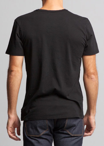 This super soft Brooklyn Denim Co. tee features a v-neckline with short sleeves.

Details:

*100% Organic Cotton

*Short Sleeve Tee

*V-Neck

*Made in USA