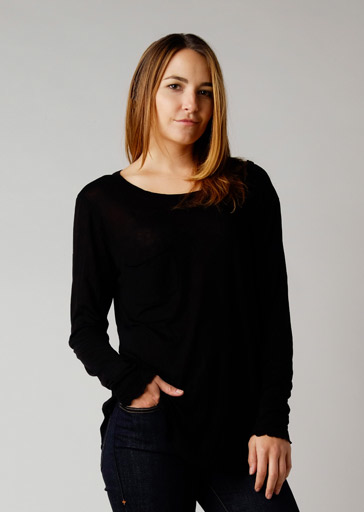 Introducing the Brooklyn Denim Co. Oversized Long Sleeve Tee, a premium addition to your wardrobe that combines comfort, style, and versatility.

Key Features:

    Premium Fabric: Crafted from high-quality materials, this long sleeve tee offers a soft and comfortable feel, ensuring all-day comfort.

    Oversized Fit: Designed with a relaxed, oversized silhouette, this tee provides a modern and laid-back look, perfect for casual wear.

    Versatile Styling: Ideal for layering or wearing on its own