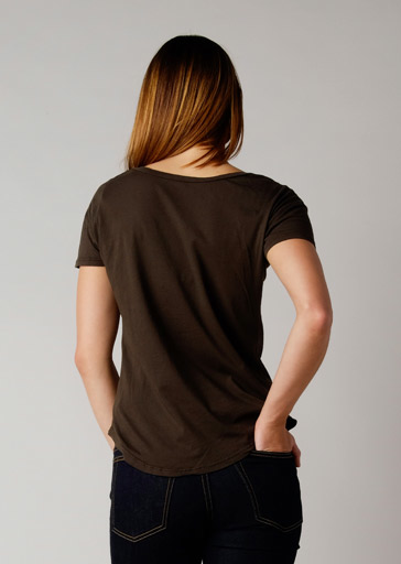 Introducing the Brooklyn Denim Co. Radio Tee, a premium t-shirt that combines comfort, style, and a nod to vintage aesthetics.

Key Features:

    High-Quality Fabric: Crafted from soft, durable material, this tee ensures long-lasting comfort and wearability.

    Unique Radio Graphic: Featuring an exclusive radio-themed design, this t-shirt adds a touch of retro charm to your casual wardrobe.

    Classic Fit: Designed with a standard fit, it provides a relaxed yet flattering silhouette. 