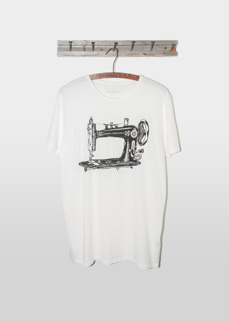 

This Brooklyn Denim Co. features a vintage Singer machine graphic screen printed on a super soft short sleeve tee with a crew neckline.

Details:

*100% organic cotton

*Pre-Shrunk

*No tag

*Made in USA