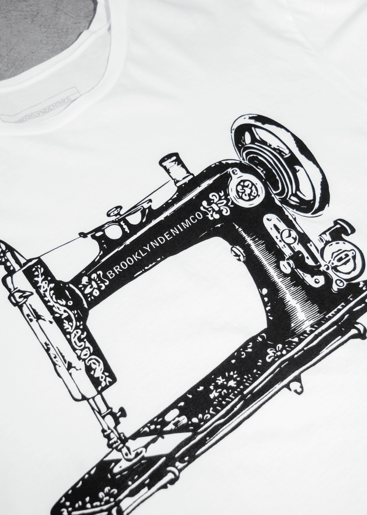 

This Brooklyn Denim Co. features a vintage Singer machine graphic screen printed on a super soft short sleeve tee with a crew neckline.

Details:

*100% organic cotton

*Pre-Shrunk

*No tag

*Made in USA