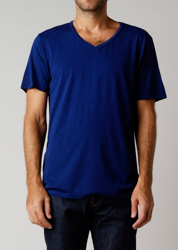 This super soft short sleeve Brooklyn Denim Co. tee features a v shape neckline.

Details:

*60% Hemp, 40% Organic Cotton

*Short Sleeve

*No tag

*Pre-Shrunk

*Made in USA