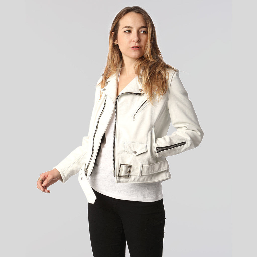 This women's Schott Perfecto features a boyfriend fit with a 22.5" vintage cowhide that has three zippered pockets in the front with a snap down collar and lapels and the signature Perfect belt buckle closure.

Washed Cowhide
Satin Lining
Traditional Schott Perfecto detailing
Union Made in USA
